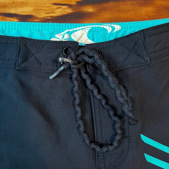 90s O’Neil Board Shorts | Size 7 (Small) | Retro y2k Look, Utility Pocket, Camo! - Picture 6 of 11